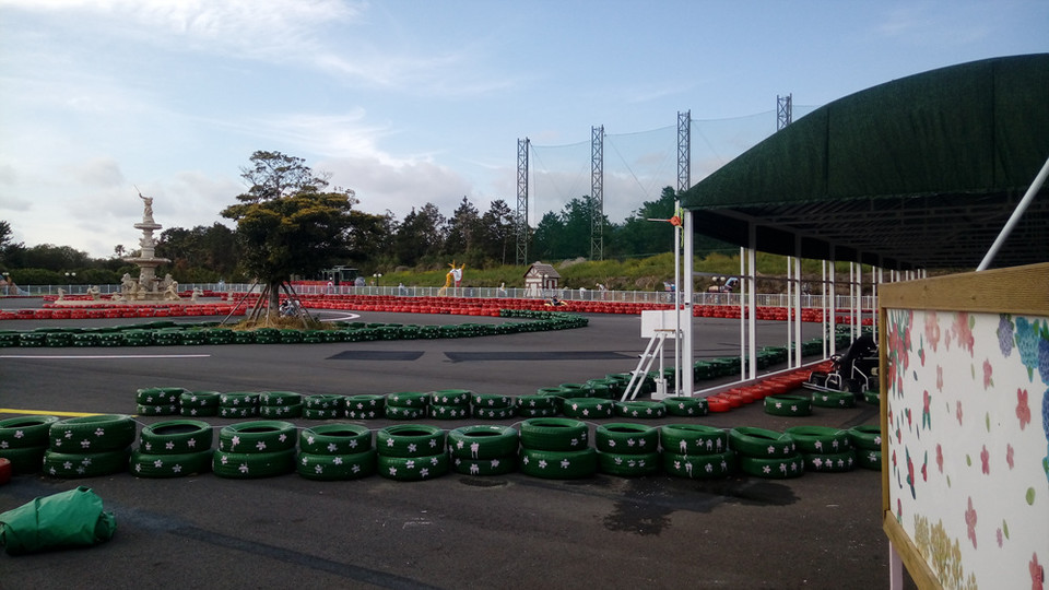 제주자치도가 지난 4월 2일, 업체에 카트장 허가를 내줬다. 법원은 지난 2018년 업체가 카트장을 운영할 수 없는 ‘휴양‧문화시설 지구’에 카트장을 설치해 운영했다고 판결한 바 있다.(장태욱)