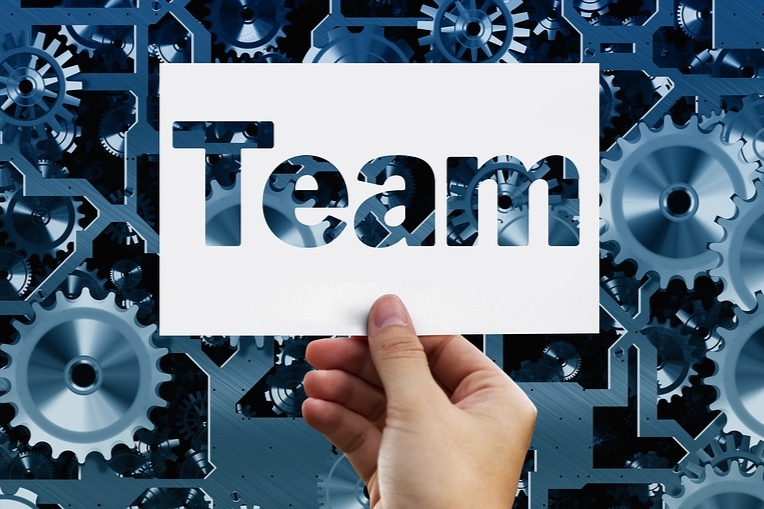 분업과 특화는 사람들끼리 상호의존하도록 만듭니다.(사진=)