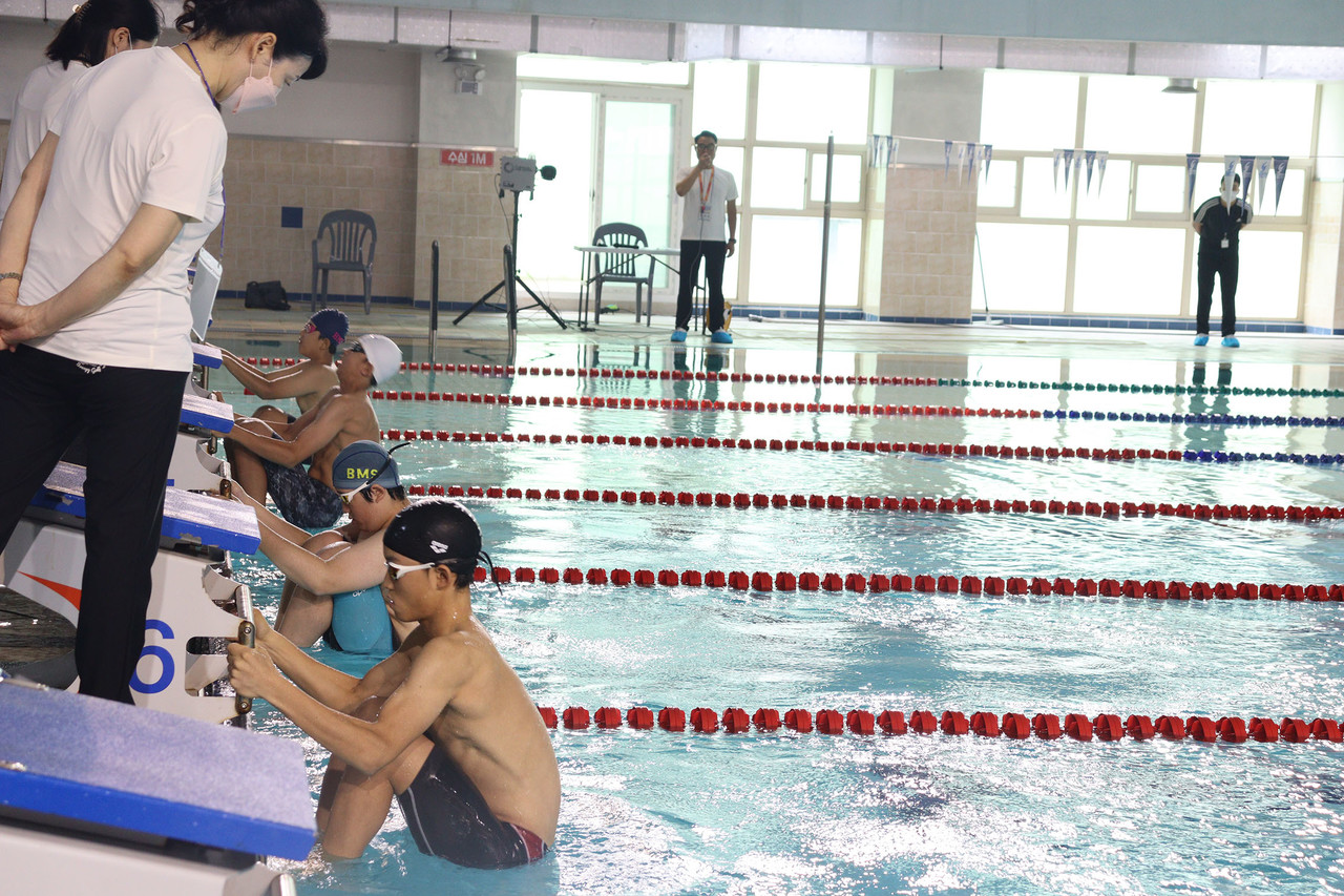 중등부 배형 선수들의 스타트 (사진=강문혁 기자)
