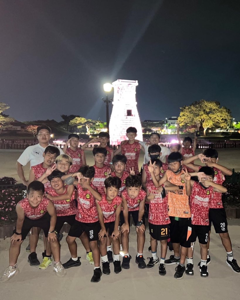 2022년 화랑대기 전국유소년 축구대회에 출전한 중문초 축구부 선수단(사진= 중문초 축구부 제공)