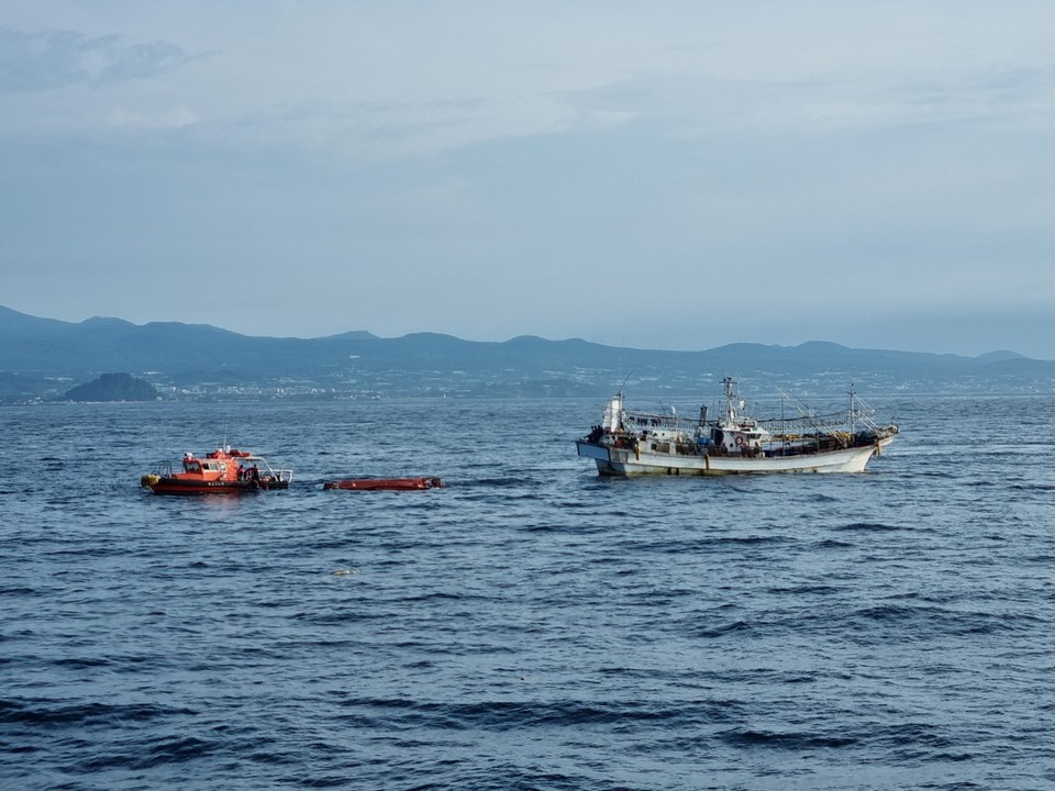 서귀포 남동쪽 8.3km 해상에서 어선끼리 충돌하는 사고가 발생했다.(사진=서귀포해경 제공)