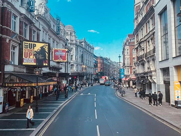 어머니와 3형제 꿈에 그리던 런던 여행, 그러나