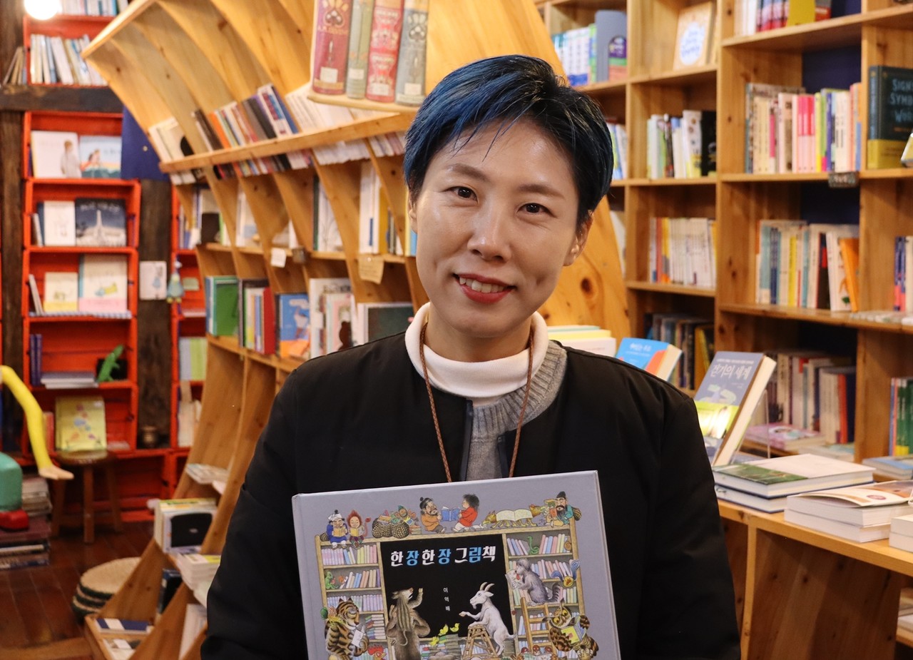 동아리 회장을 맡은 김홍신 씨(사진=장태욱 기자)