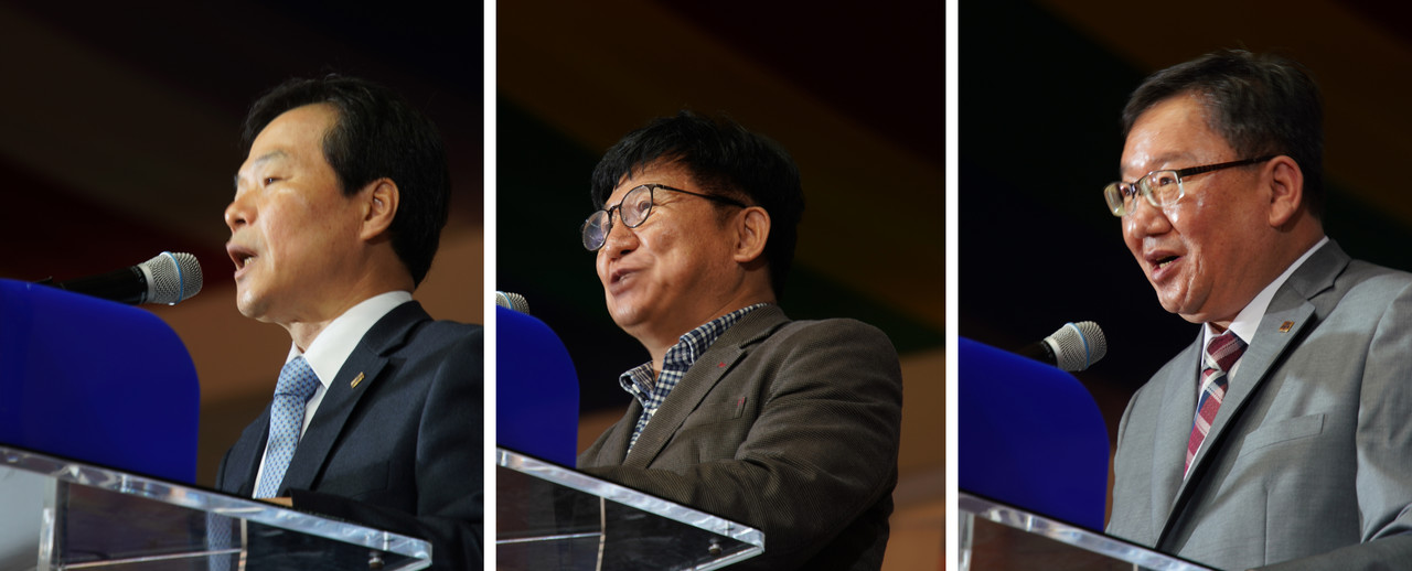 죄측부터 양진방 대한태권도 협회장, 김경학 도의회 의장, 김종민 제주특별자치도 태권도협회장