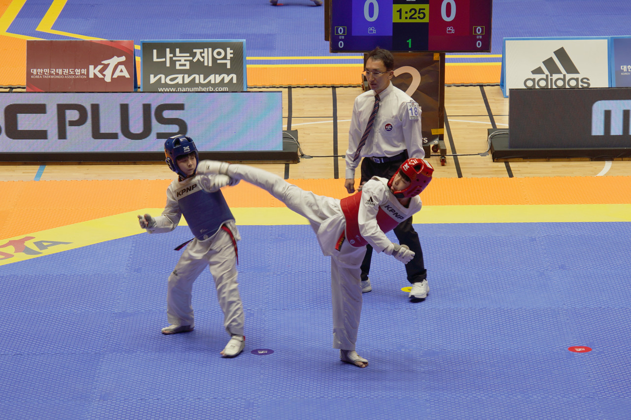 남자중등부 경기 달천중 이채원 선수 대  천안북중 박시윤(사진=강문혁 기자)