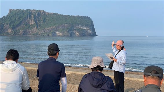 고성리 생태해설 프로그램 현장 시연(사진제공=성산읍도시재생현장지원센터)