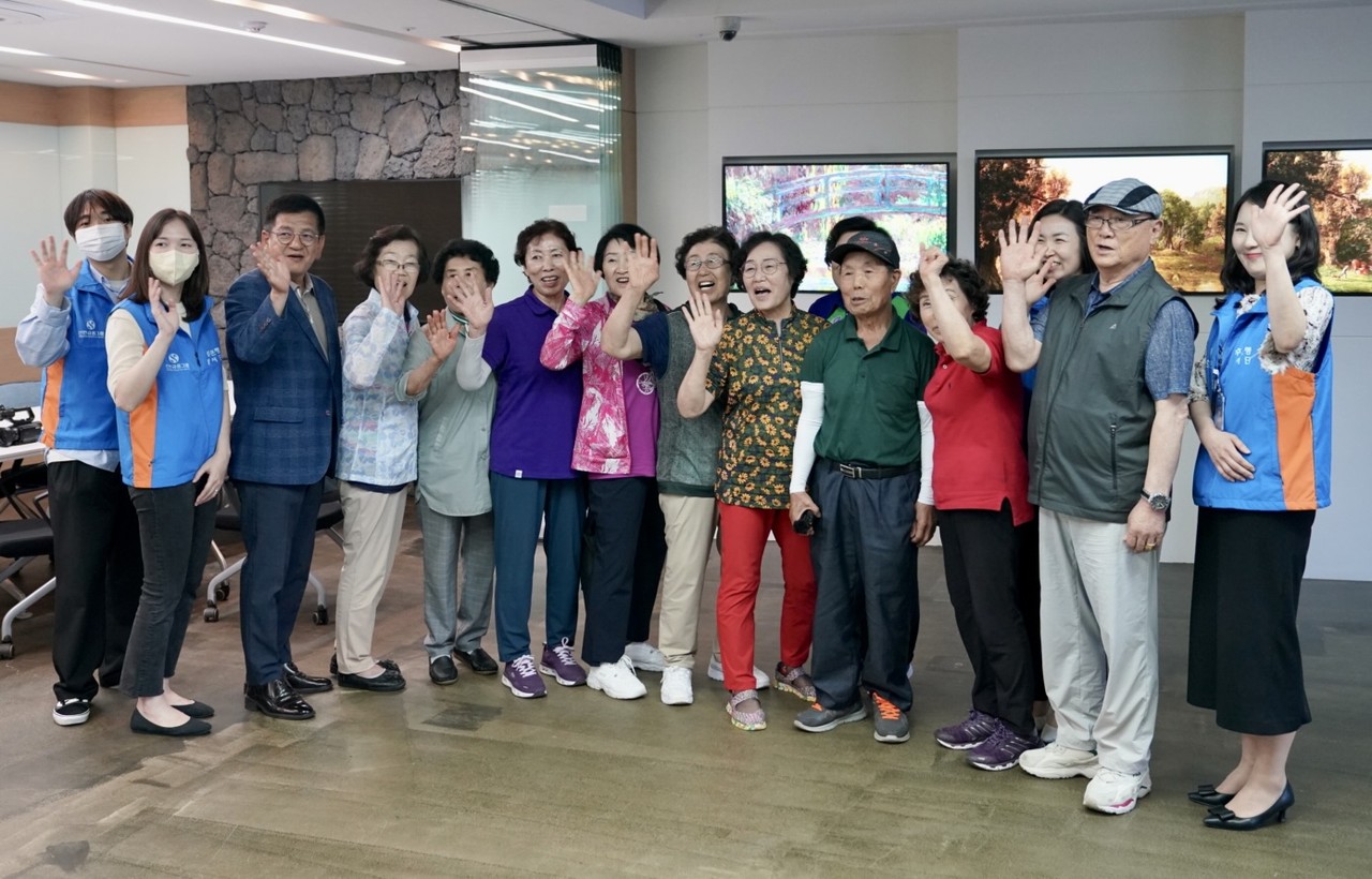 모슬포지점  디지털 금융교육 현장(사진제공=제주은행)