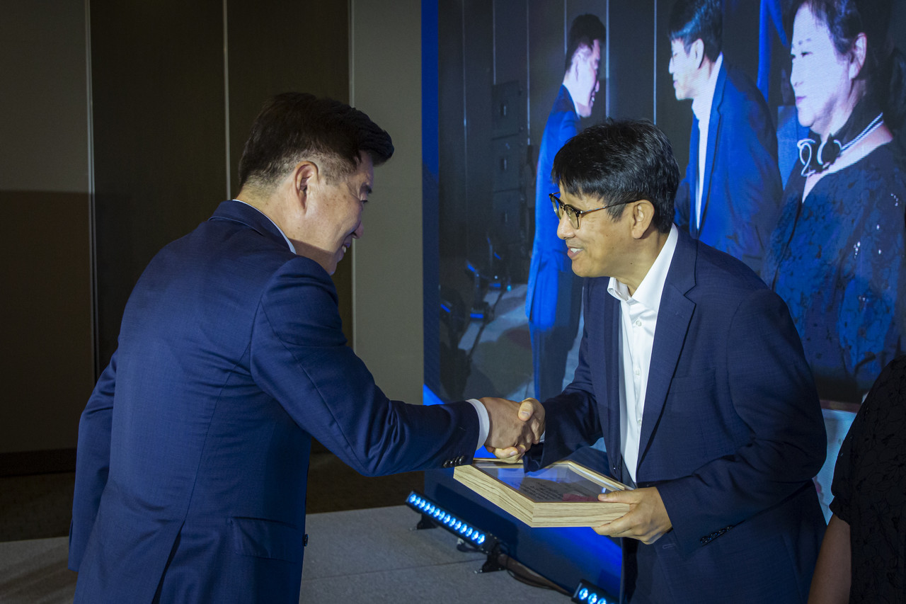 JDC가 양성평등 문화 조성에 이바지한 공로로 ‘양성평등 유공자 도지사 표창’을 받았다.