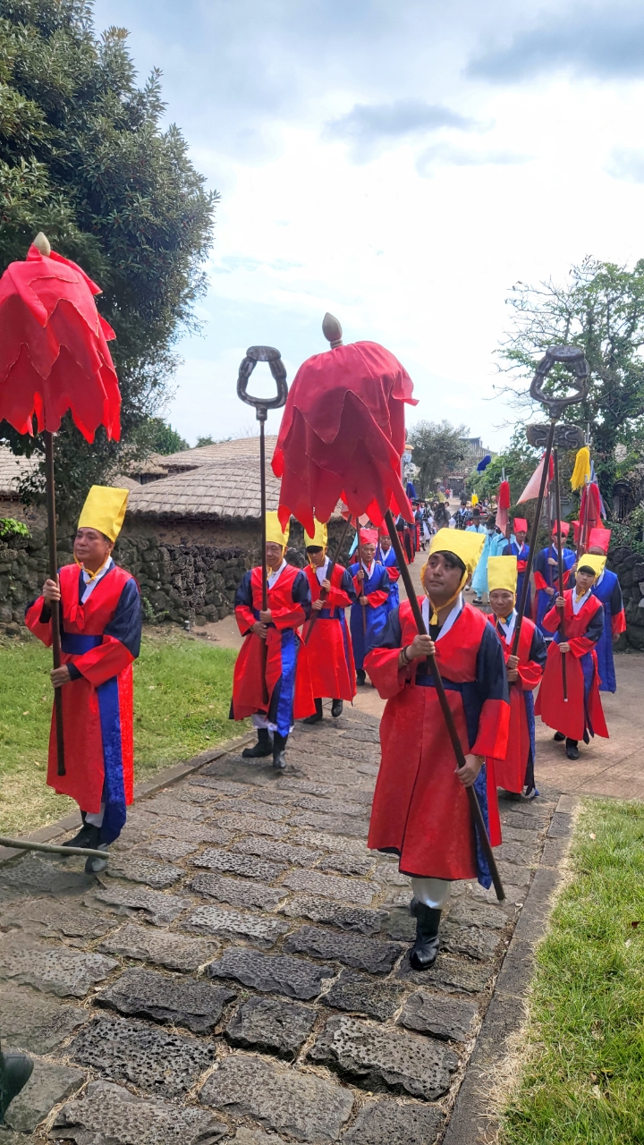 지난 10월 14일 제주 성읍마을 정의현감 행차 재연모습 자료사진 