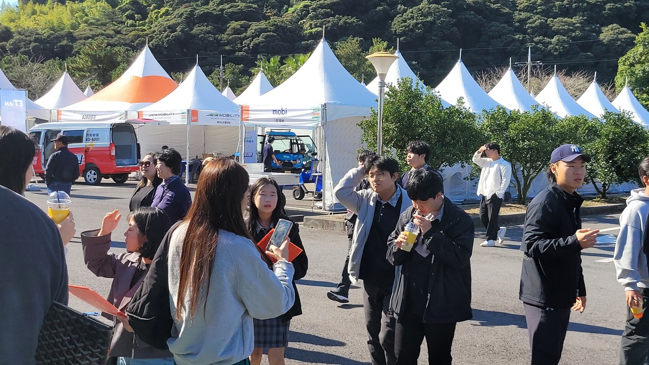 국제Smart 농업 엑스포를 찾은 관람객들