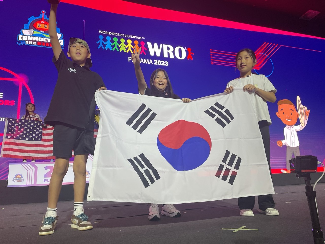 서귀포 지역 초등학생으로 구성된 레고 동아리팀이 국제 로봇대회에서 특별상을 받았다.
