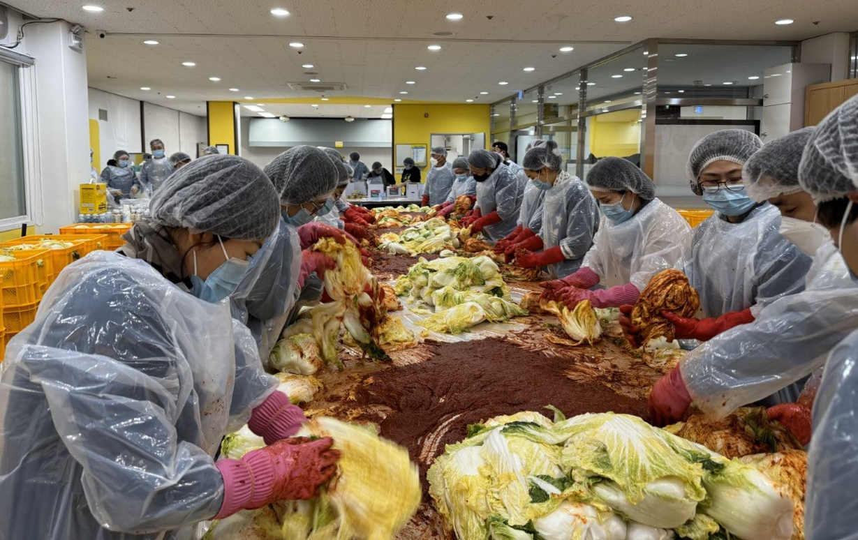 데프랜드와 함께하는 김장나눔행사 (사진=제주도농아복지관)