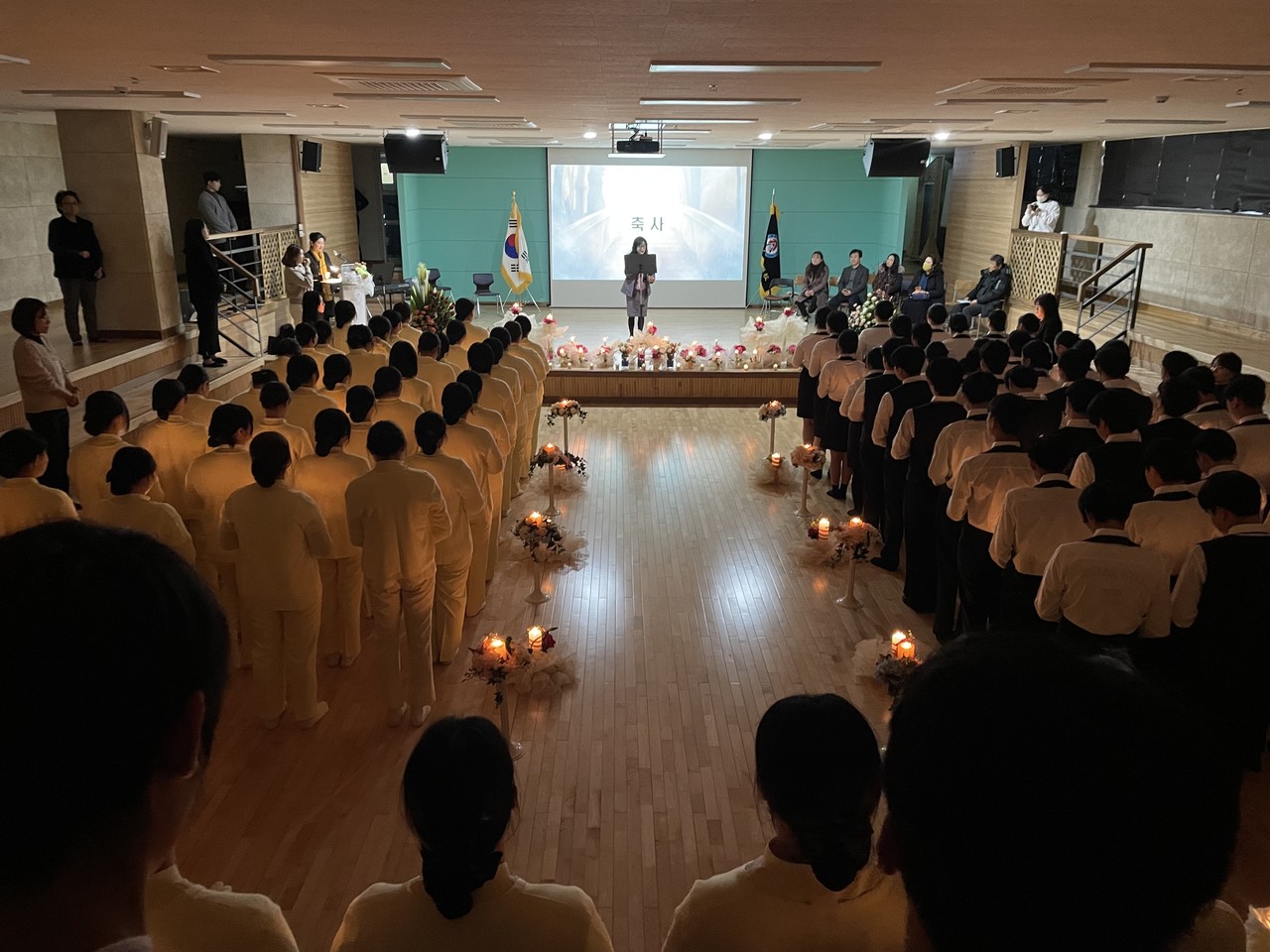 중문고등학교(교장 강명화)는 지난 21일 1학년 전체 학생과 학부모, 교직원들이 모인 가운데 교내 드림관에서 ‘히기에이아 선서식’을 가졌다.