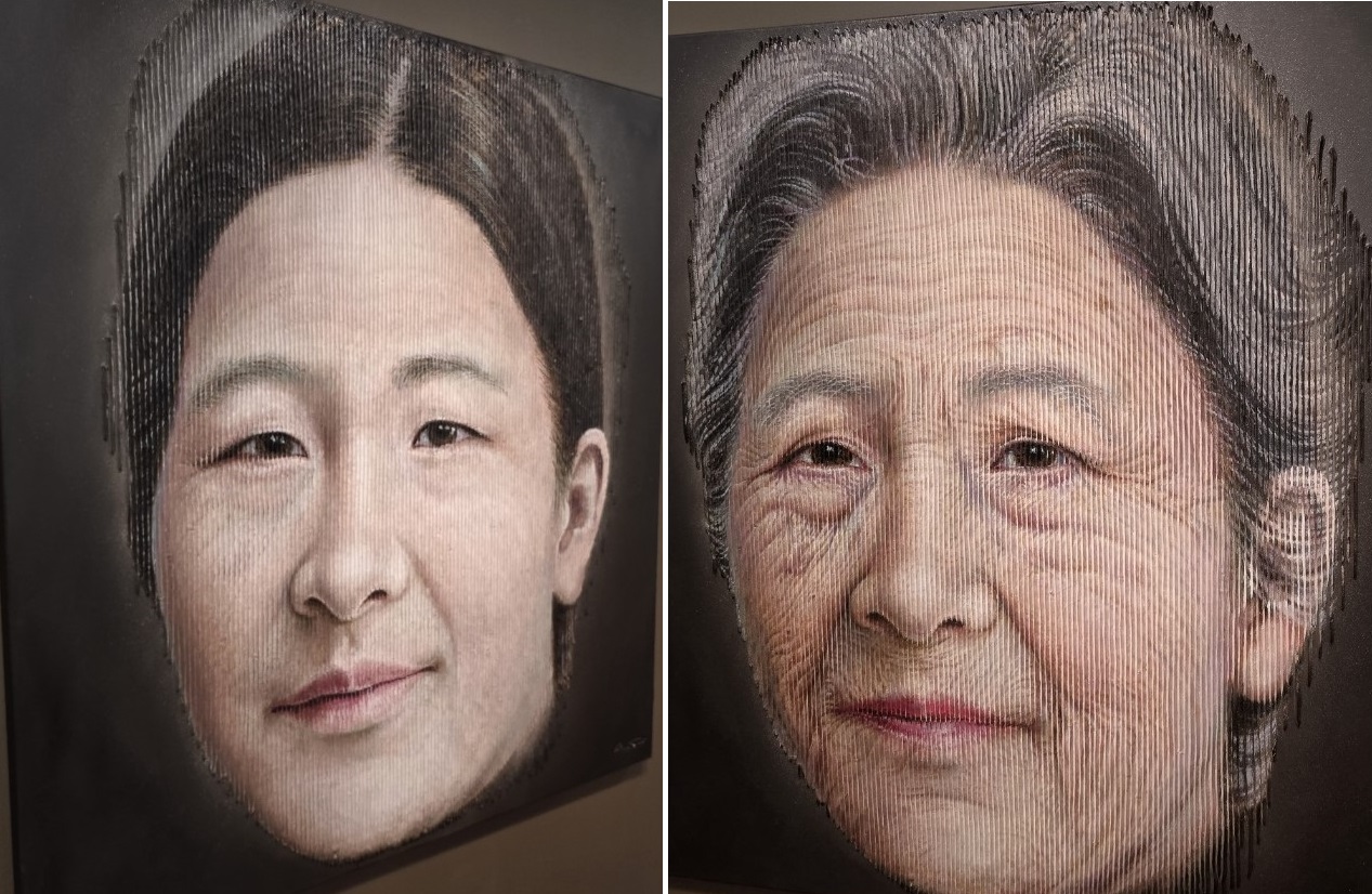 한 화면에 젊은 여성과 늙은 어머니의 얼굴이 겹쳐 보인다. 천천히 좌우로 오가면서 마법처럼 변해가는 각기 다른 두 얼굴을 지나온 세월이 긴 공백을 보여준다. 세르히 카데나스 작품. 