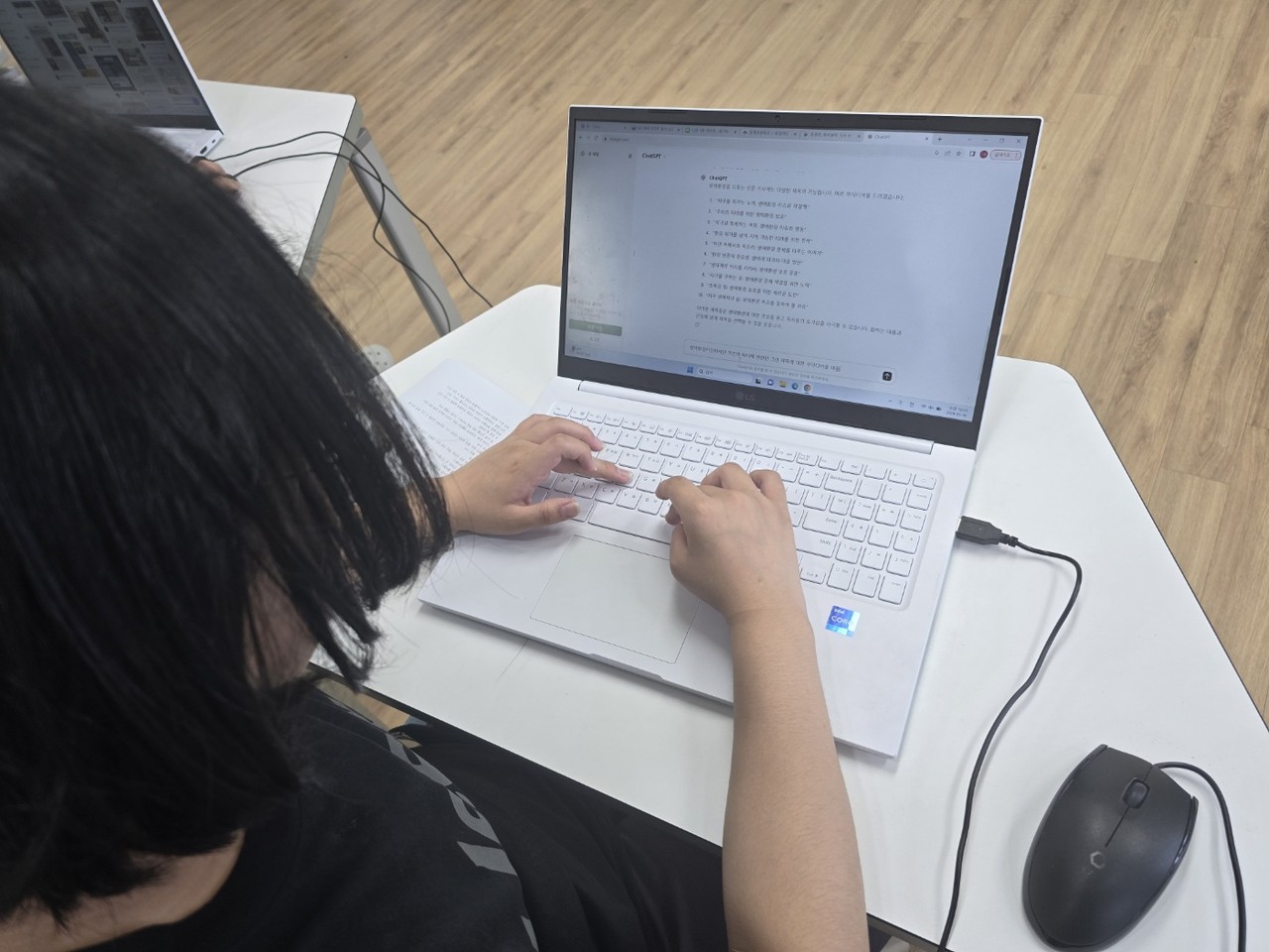 지난달 30일 토평초에서 진행된 '미디어(신문) 제작자' 에서 챗GPT 를 활용하는 시간을 가졌다.