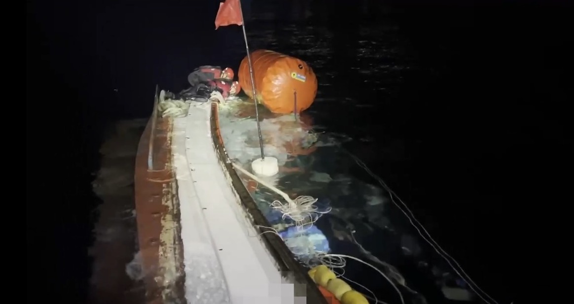 좌초된 선박 모습.