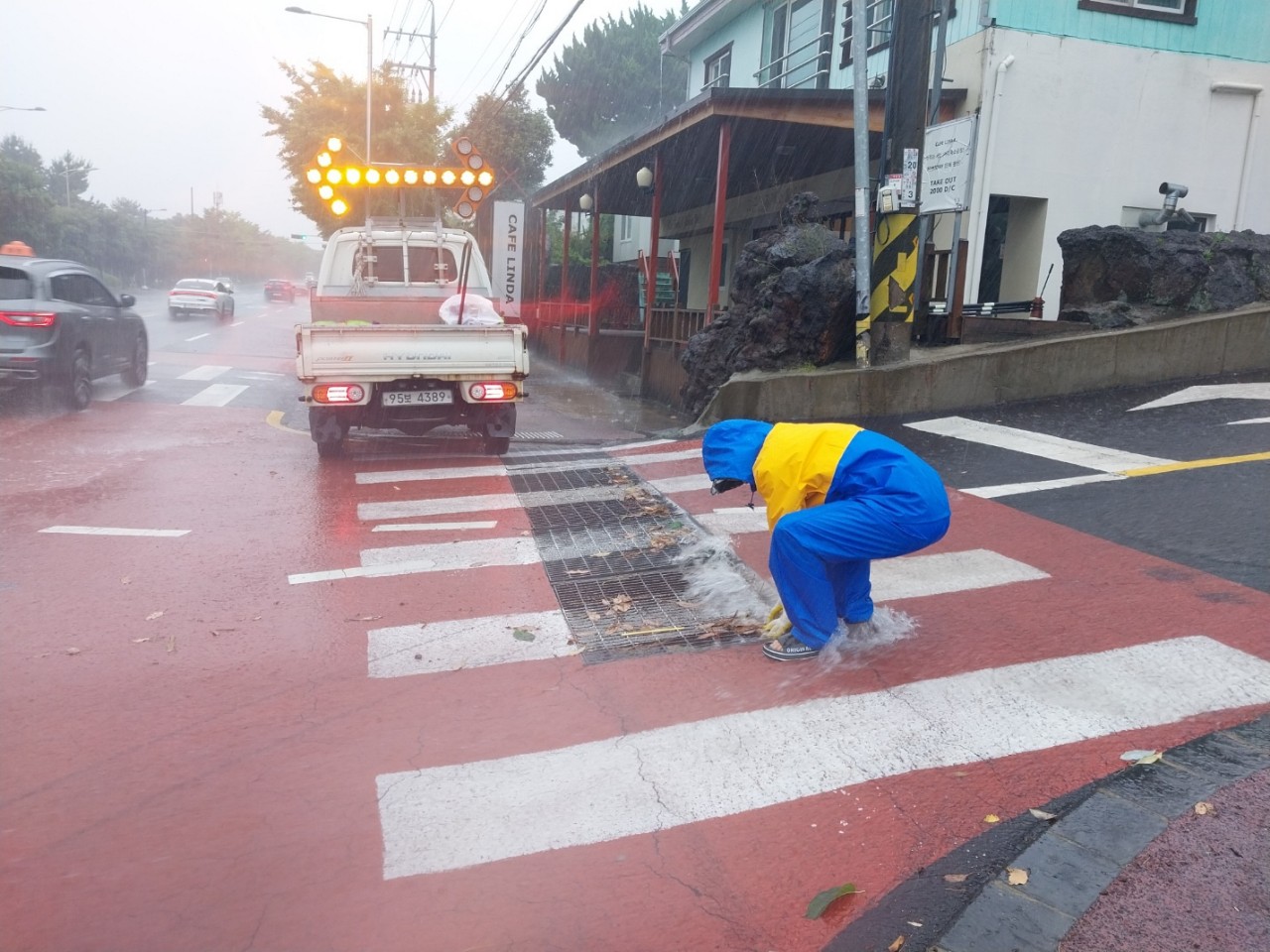 서귀포시 배수 지원 모습.