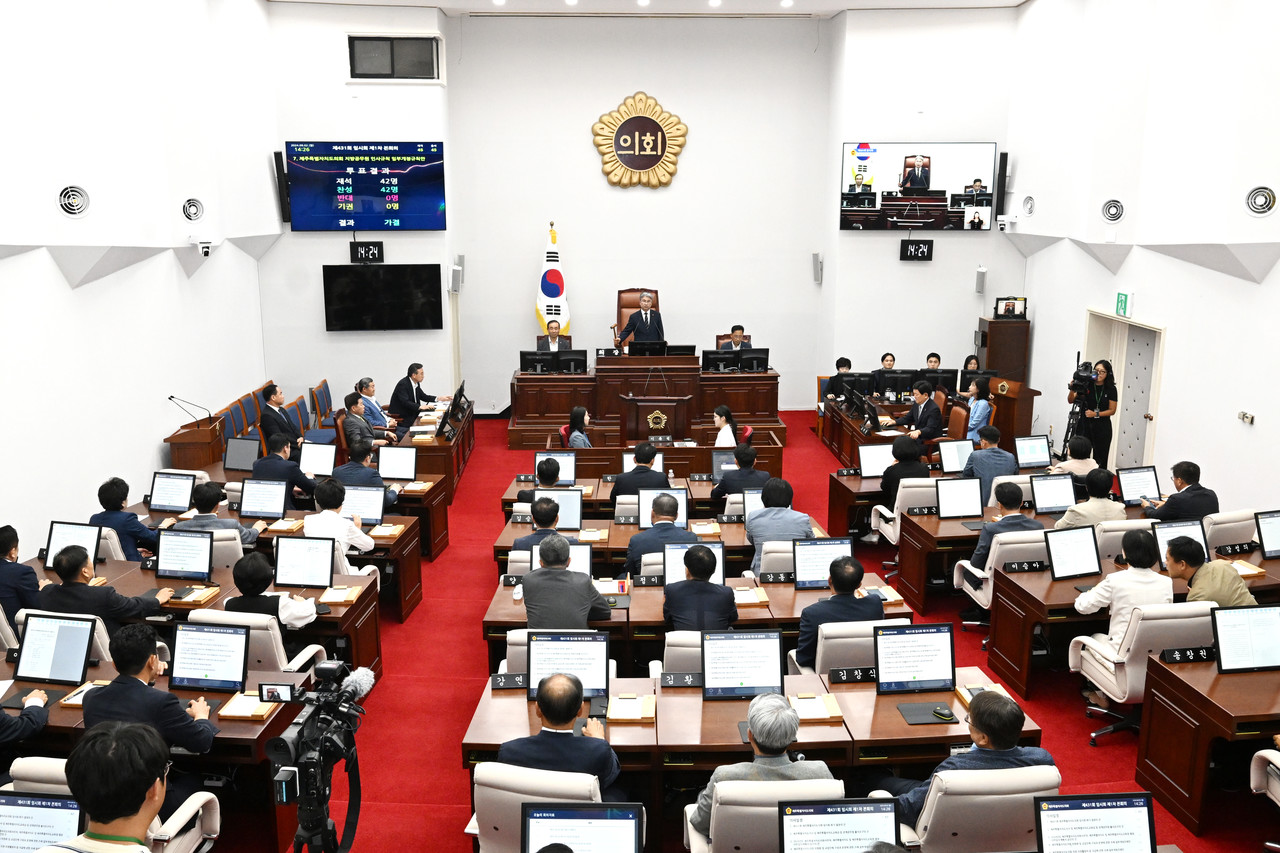 제주특별자치도의회가 2일 제431회 임시회 본회의를 시작으로 13일까지 12일간 의사일정에 돌입했다.