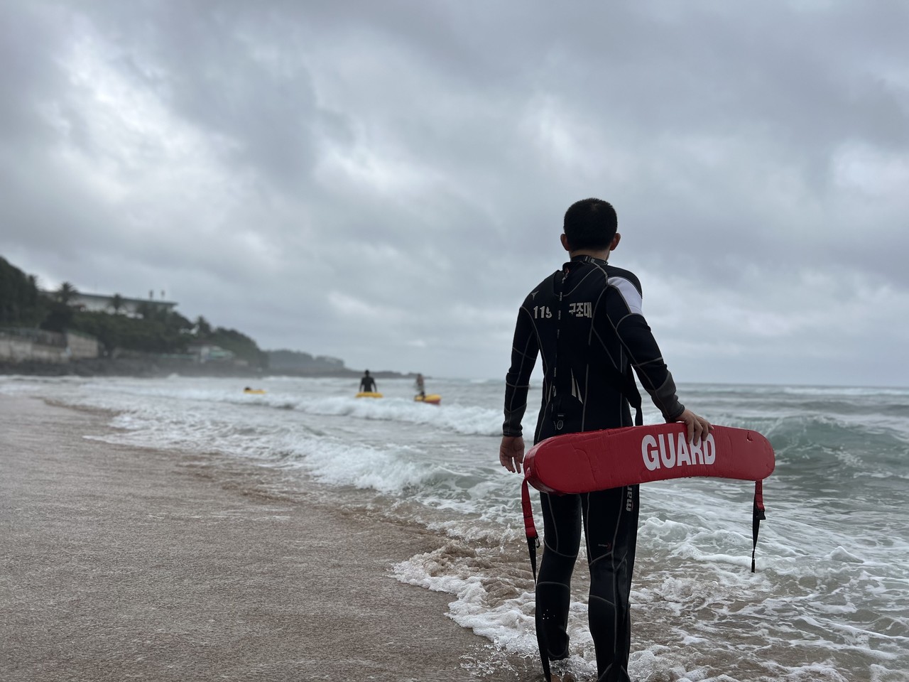도내 12개 지정 해수욕장에서 운영하던 ‘119시민수상구조대’의 모습.
