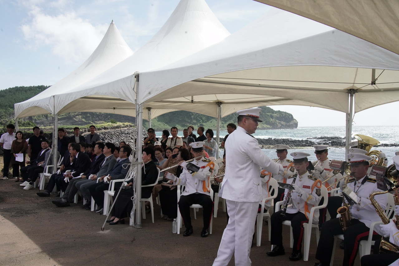 해병대 제9여단 군악대의 오프닝 공연