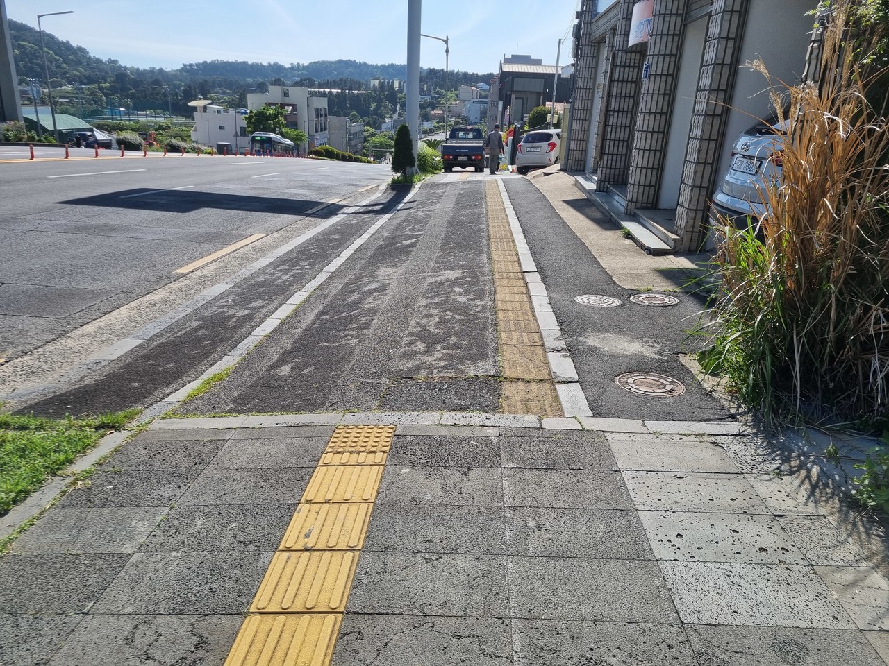 이어지지않는 점자블럭