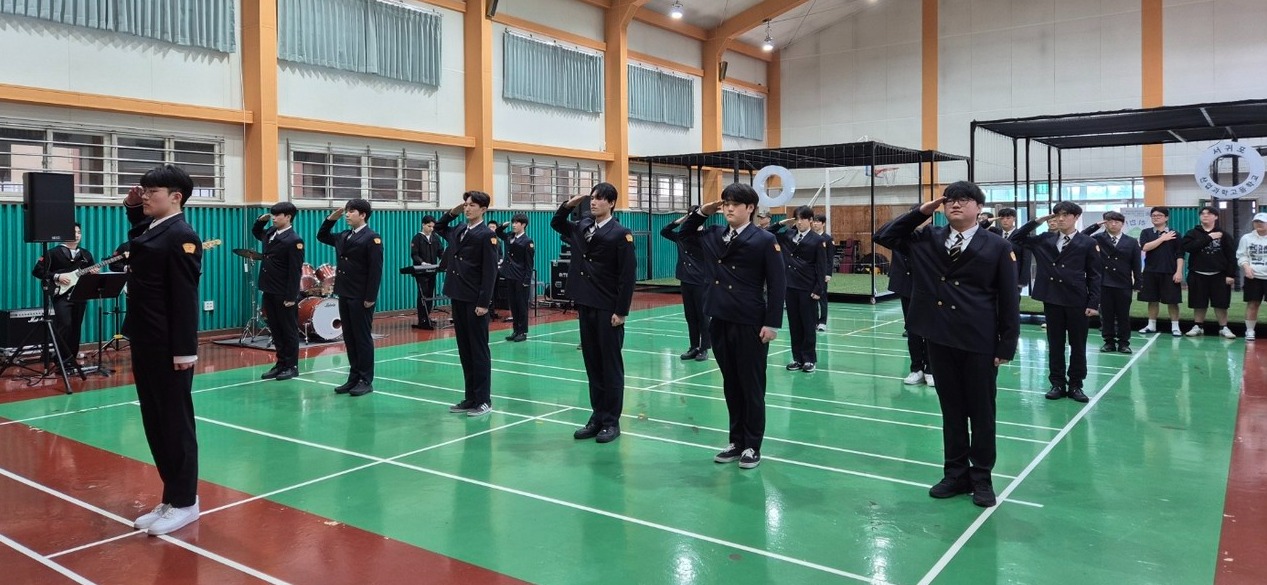 지난 11일 서귀포산업과학고등학교 심경관에서 2025년 군 특성화고 지원사업에 다른 국방부 제18기(서귀산과고 6기) 발대식이 열렸다.