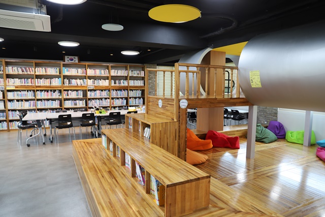 대정서초 도서관 전경