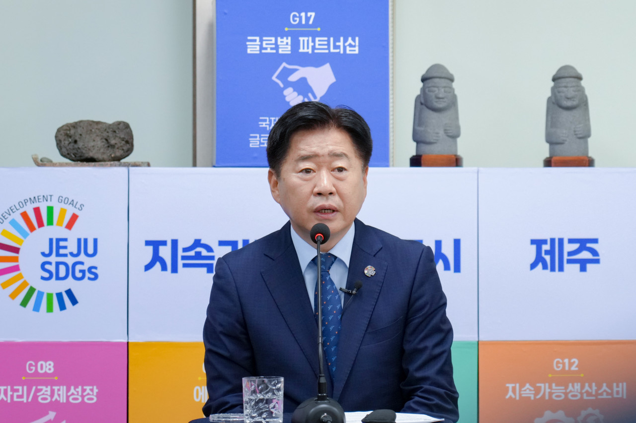 오영훈 제주도지사는 4일 오전 제주도청 소통회의실에서 출입기자단 간담회를 열고 제주형 행정체제 개편과 관련한 입장 등을 설명했다.