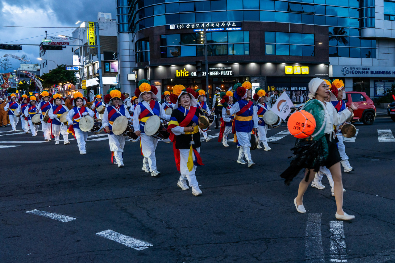 제63회 탐라문화제 퍼레이드 모습.