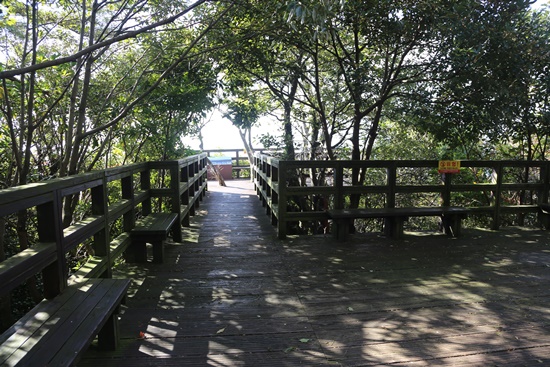 법정이오름 정상부 전망대